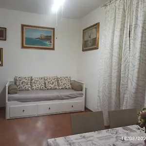 https://anita-e-adele-house.it-tuscanyhotel.com