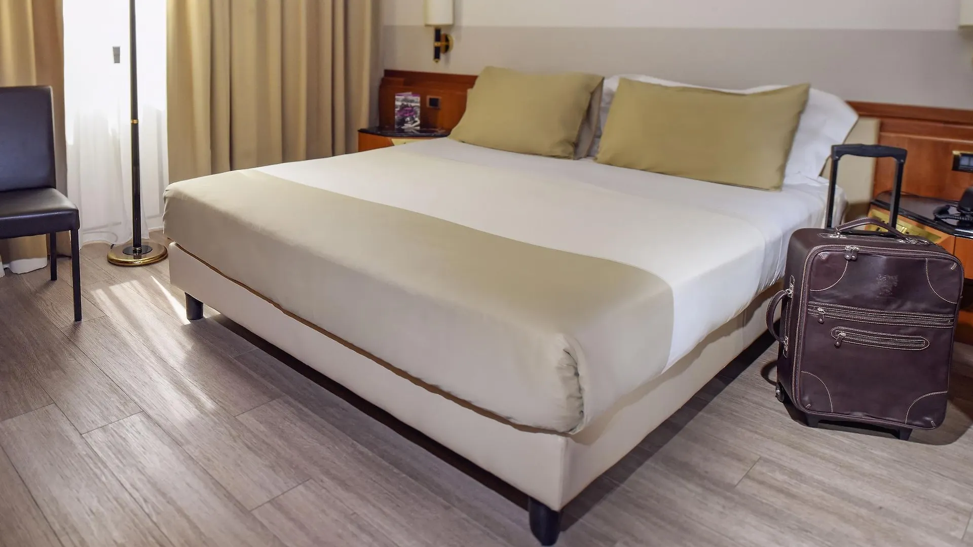 Hotel Leon D'Oro Verona 4*,  Italy