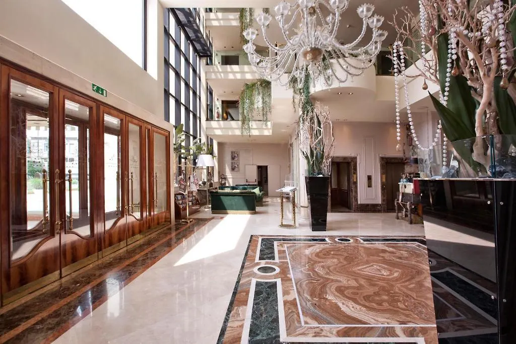 Hotel Leon D'Oro Verona 4*,  Italy