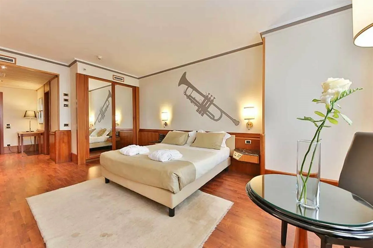 Hotel Leon D'Oro Verona 4*,