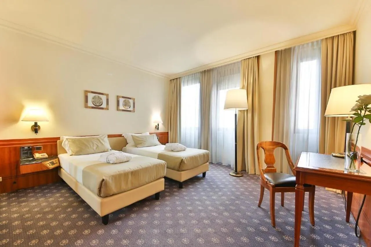 Hotel Leon D'Oro Verona 4*,