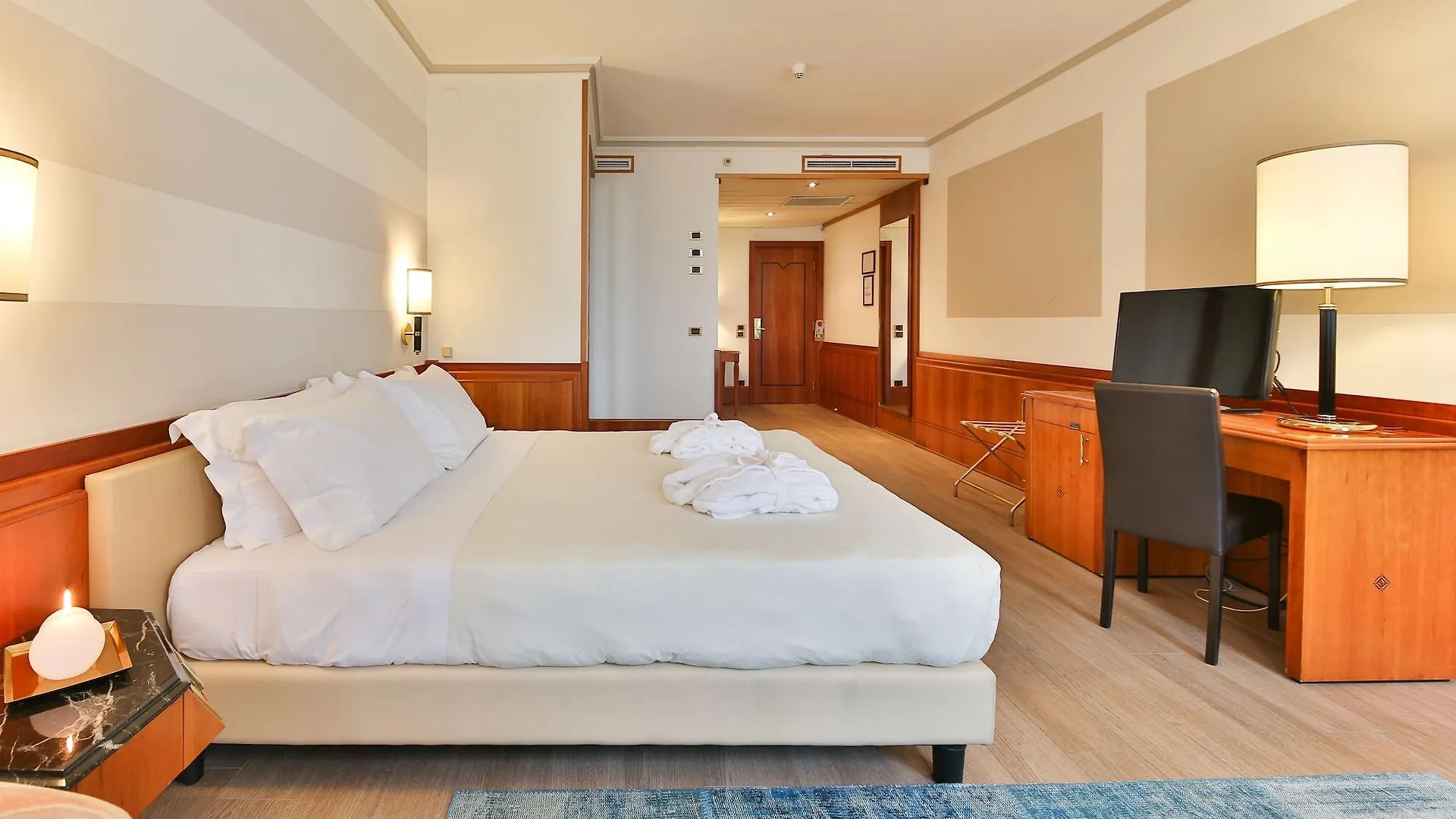 Hotel Leon D'Oro Verona 4*,  Italy